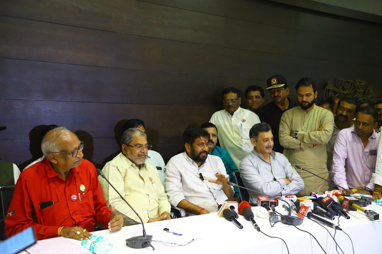 AIMIM Ko No Entry, Maharashtra Me Bane Third Front Ne Bhi MIM Ko Shamil Nahi Kiya Bacchu Kadu Ne