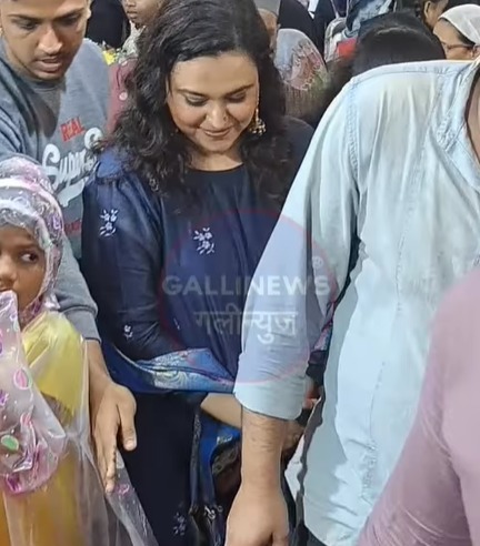 Mahila Yuvati Guidance Programme Mein Pahunchi Swara Bhasker