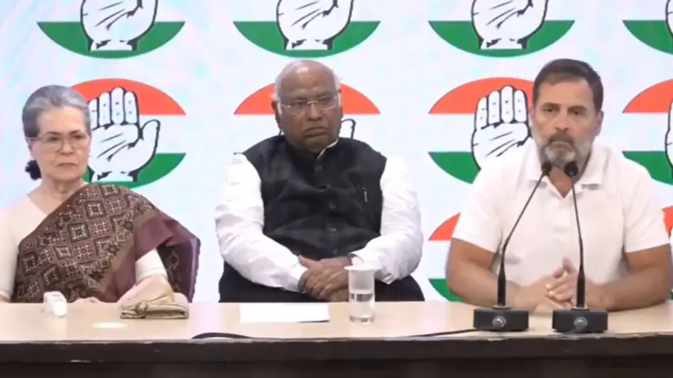 Congress Ka Bank Account Freeze Kar Diya Gaya, Party Leaders Ne BJP Par Lagaya Aarop.