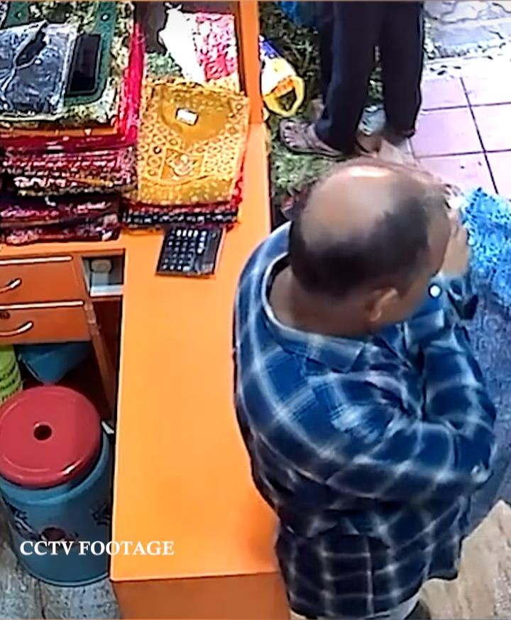 Mobile Chor CCTV Me Qaid – Cloth Shop Se mobile Chori At Wadala