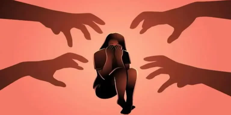Daru Ke Nashe Me Nursing Student Ke Sath Chedkhani Kiya Vasai Ke 4 Police Wale Aur 2 Govt Employee Ne, Public Ne Kiya Hath Saaf