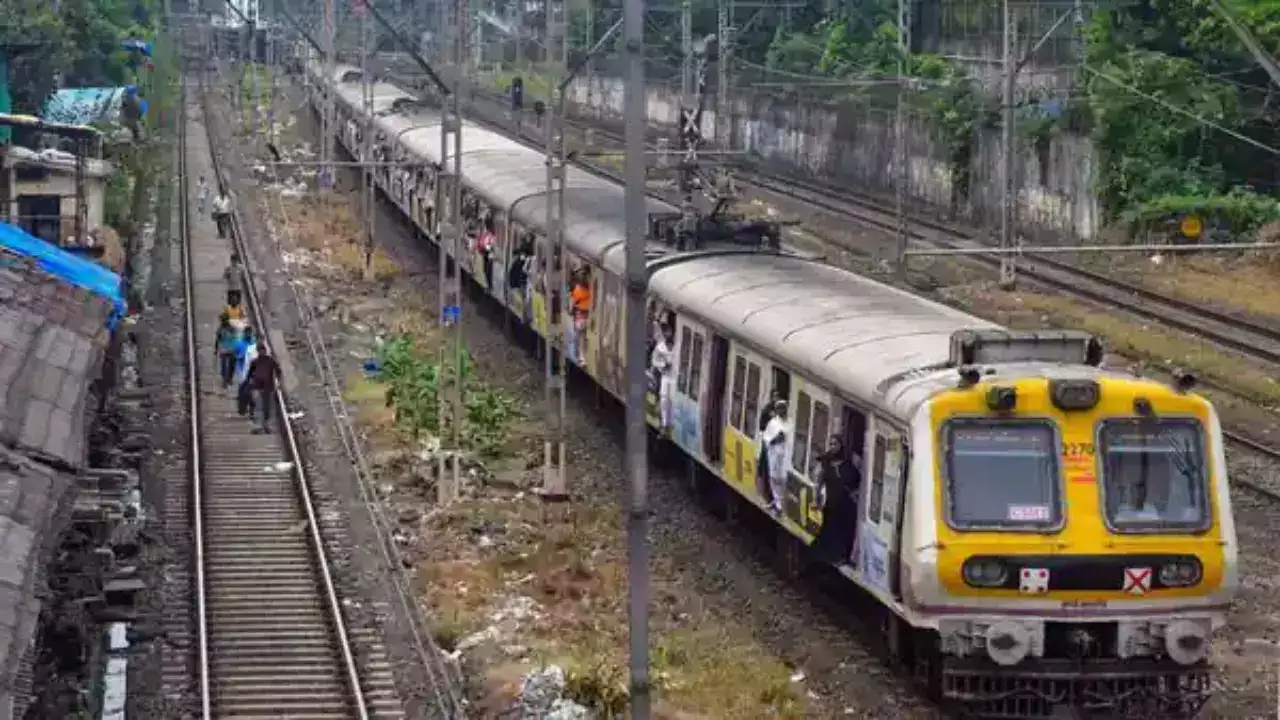 Local Train Sunday Block On Central Western Aur Harbour Lines Update 3 March 2024