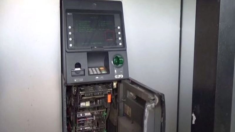 ATM Machine Todkar Cash Churane Ki Koshish Karne Wala Mumbai Police Ki Giraft Me, Santacruz East Ka Mamla