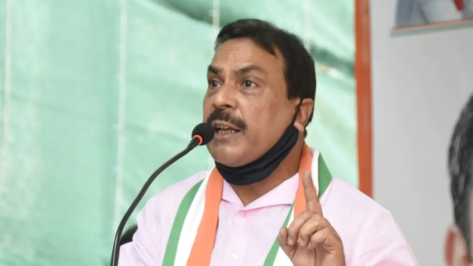 Arif Naseem Khan Bhi Kya Shinde Group Join Karenge ???