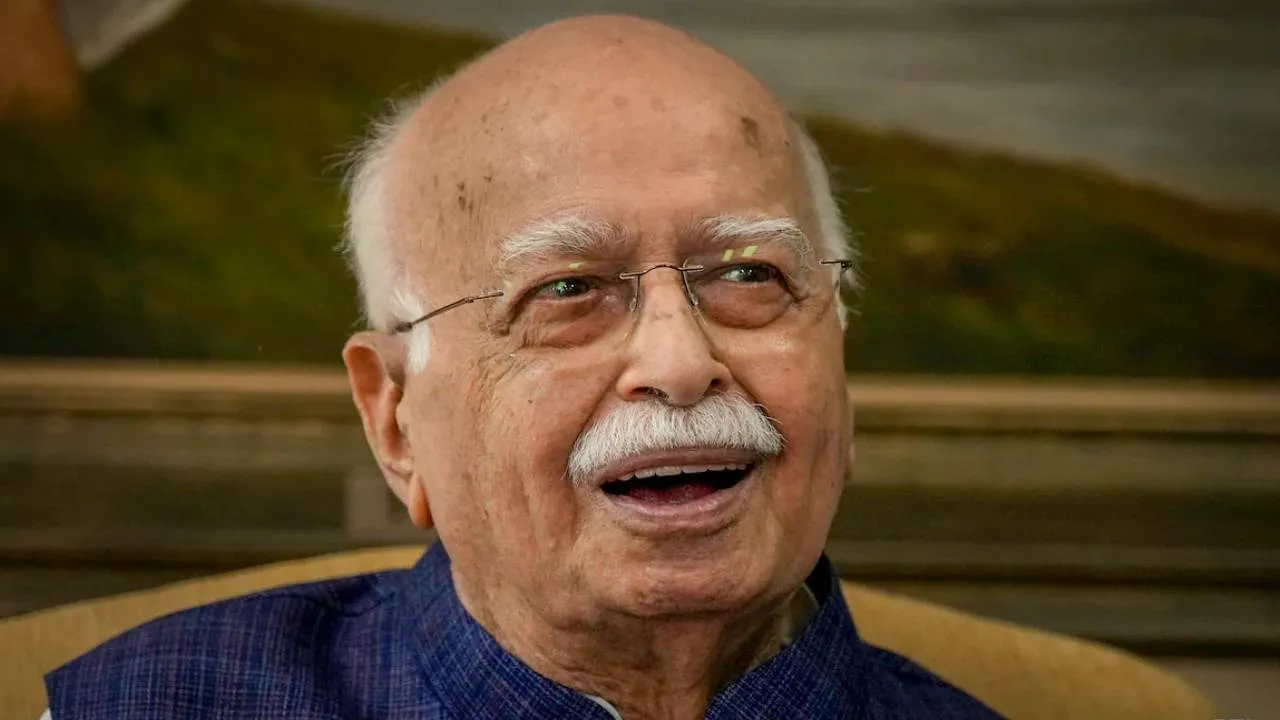 BJP Senior Leader LK Advani Ki Tabiyat Bigdi, Delhi Ke Apollo Hospital Me Admit Kiya Gaya