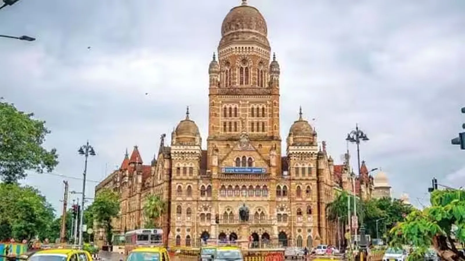 Marathi Sign Board Na Lagane Wale Dukandaron Se BMC Ne 1.35 Crore Fine Vasoola 28 Nov 23 Se 31 July 2024 Tak