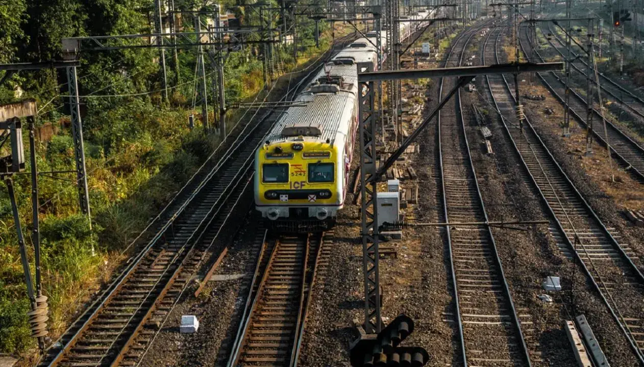 Local Train Sunday Block on Central Western aur Harbour Lines Update 31st March 2024