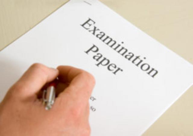 #SSC Aur #HSC Board Exams Ki Fees Badhayi Gayi, Kagaz Ke Badhte Rate Ko Dekhte Hue Maharashtra Board Ne Liya Faisla