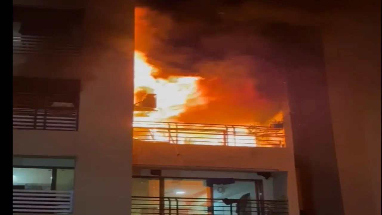 Fire In Closed Flat – Balcony Me Rakhe Diya Ne Ghar Jala Diya At Virar, No Casualties Reported