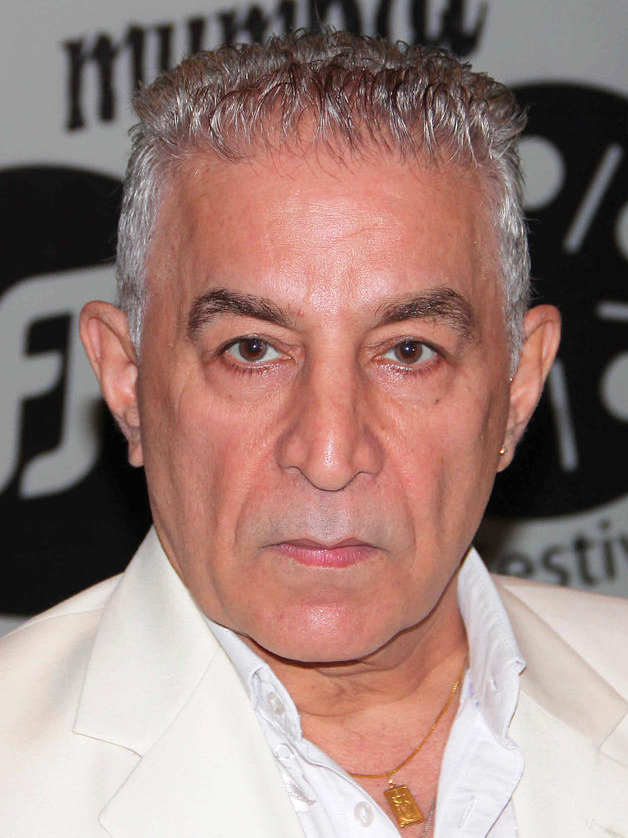 Actor Dalip Tahil Ka Mobile Phone Chori Hogaya, Khar Police Station Mein Complaint Darj.