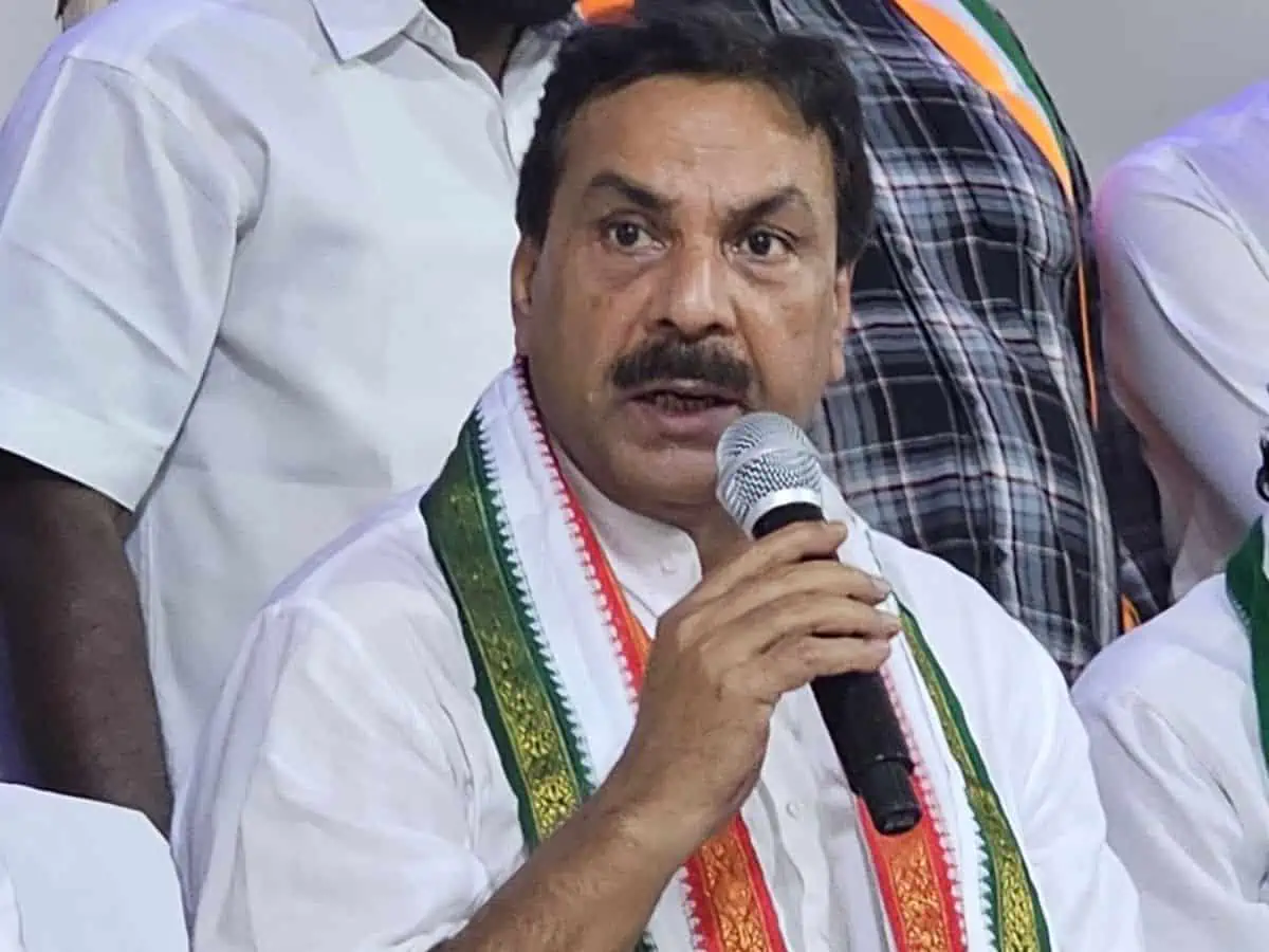 Arif Naseem Khan Resign.