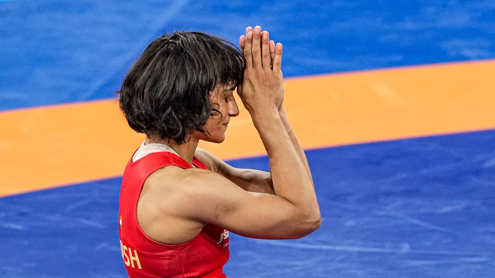 Wrestler Vinesh Phogat Ne Wrestling Ko Alvida Kaha, Paris Olympic 2024 Me Disqualify Hone Ke Baad Online Post Karke Bataya