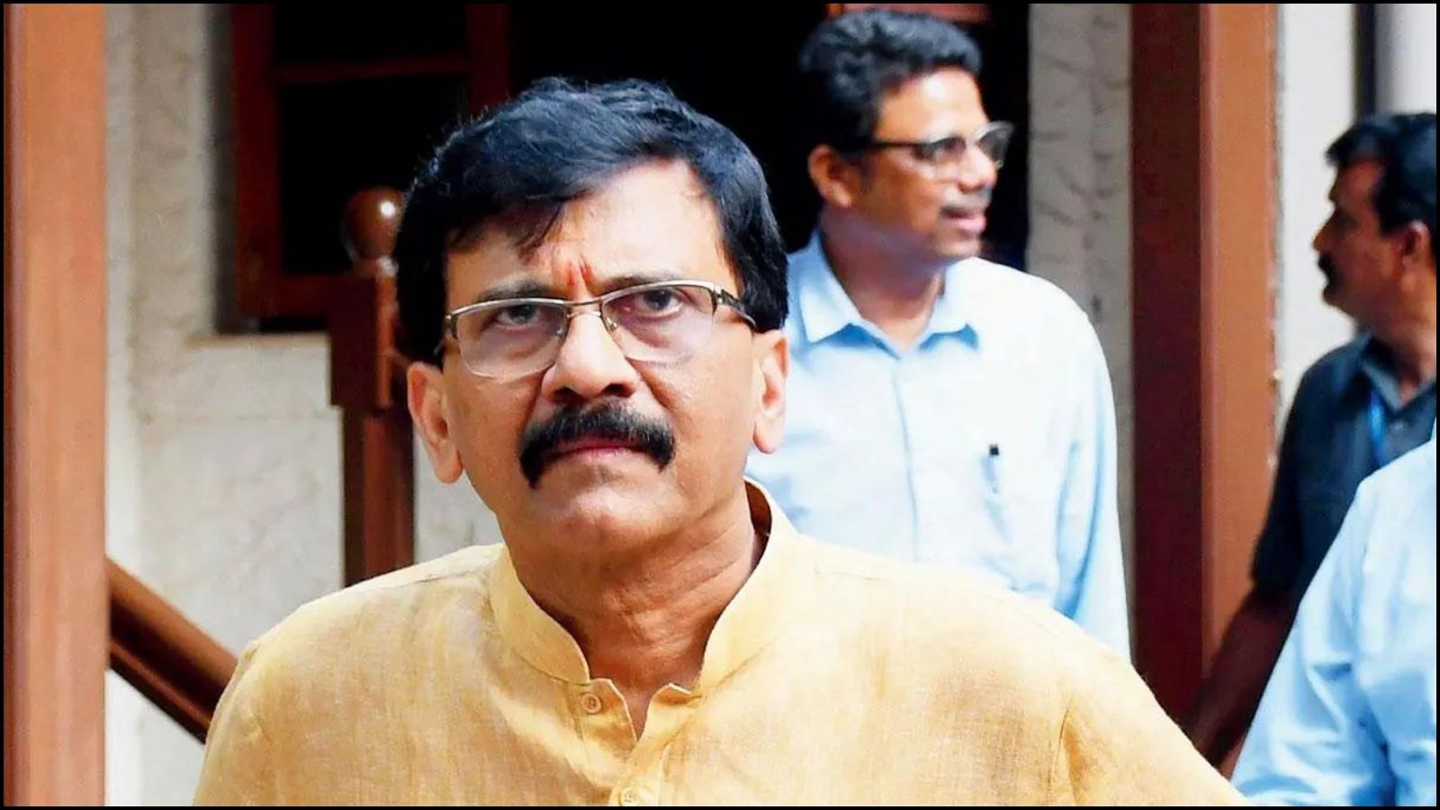 Sanjay Raut Ko 15 Days Ki Jail Ki Saza Sunaya Mumbai Court Ne, Manhani Mamle Me Doshi Paye Gaye