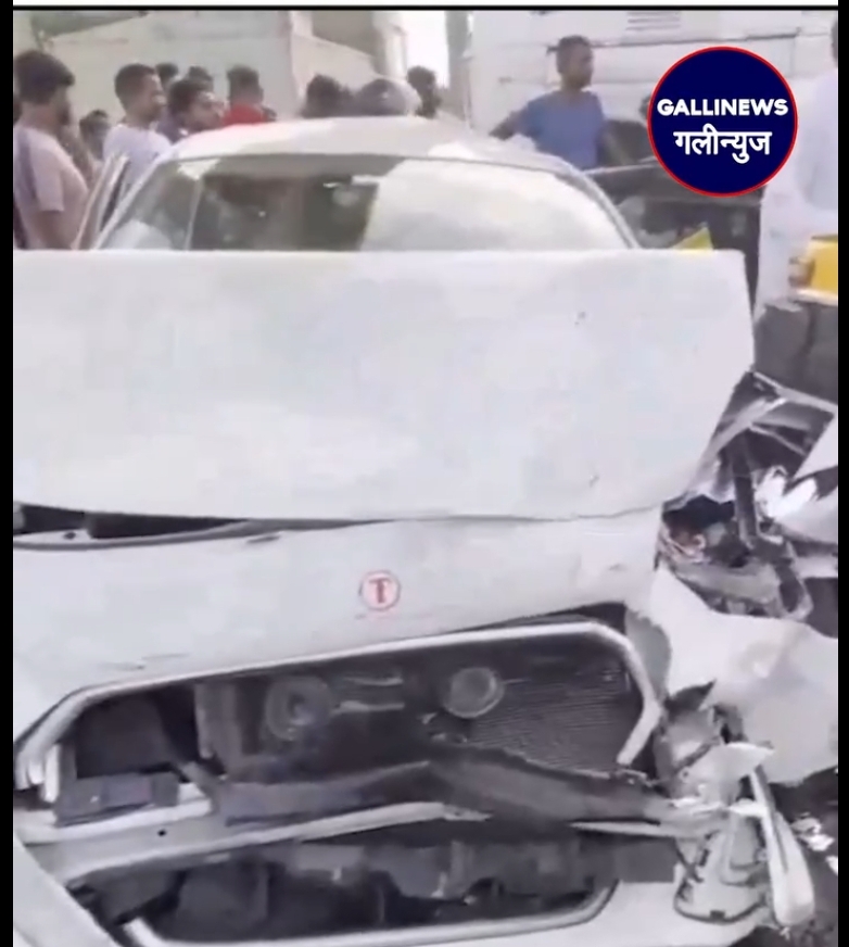4 Gaadi ka Accident near Kalina Mumbai University, Santacruz Eest, 4 Log injured hue 