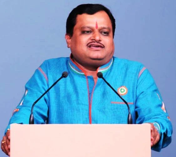 Sudarshan News Wale Suresh Chavhanke Ke Khilaf FIR Darj Ho Gayi Hai Asad Owaisi Ke Photos Ko Morph Kar Post Karne Ka Aarop.