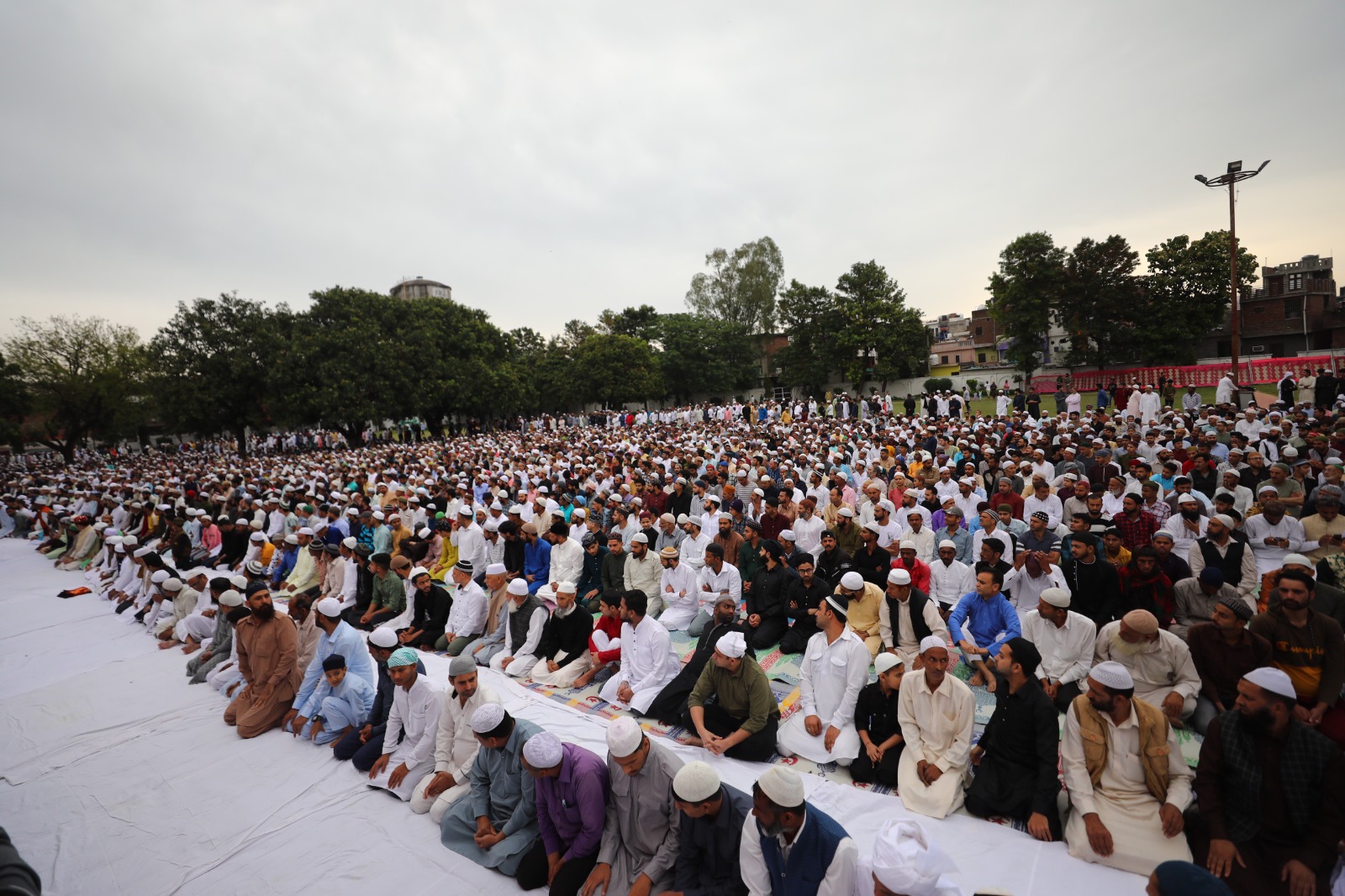 Eid Ke Din Ahle Filistin Ke Liye Ki Gai Khususi Dua, Kashmir Se Lekar Kanyakumari Tak Tamam Masjidon Mein Ahle Gaza Ko Ashkbaar Aankhon Se Yaad Kiya Gaya.