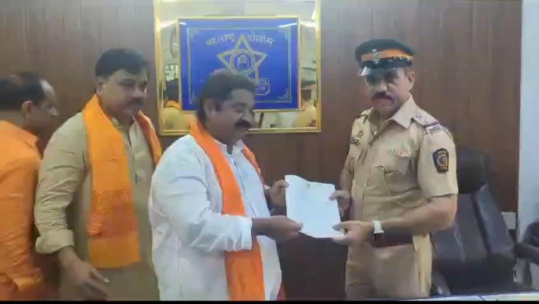 Jitendra Awhad Ke Khilaf Complaint File Kiya BJP MLA Ram Kadam Ne, Ram Bhagwan Non Veg Khate They Bayan Par At Mumbai