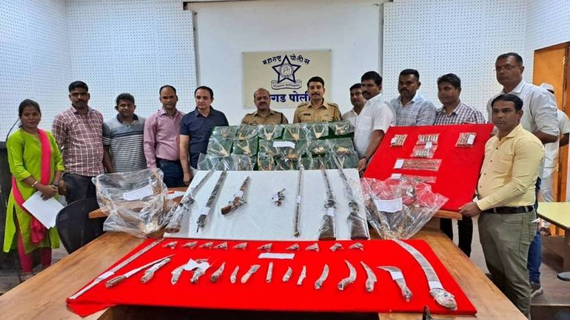 Shikar Ke Liye Illegal Guns Banane Wala Raigad Police Ke Giraft Me