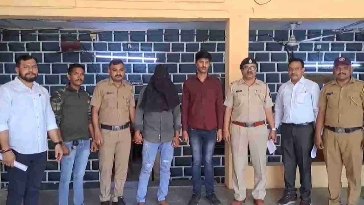 Local Train Se Travel Karne Wali Lady Ko Molestation Karne Wale Ko Kalyan GRP Ne Kiya Arrest