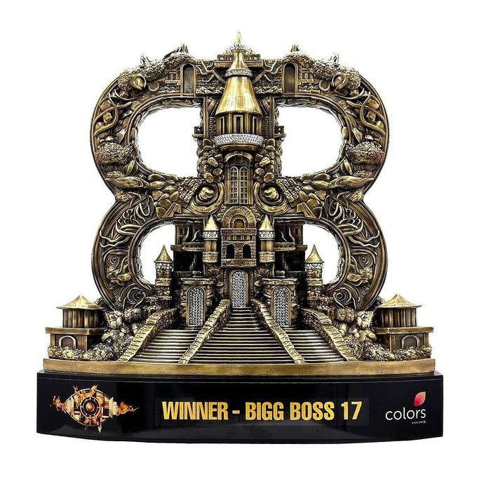 BIGGBOSS17 GRAND TOPHY, KAHAN JA RAHI TROPHY??