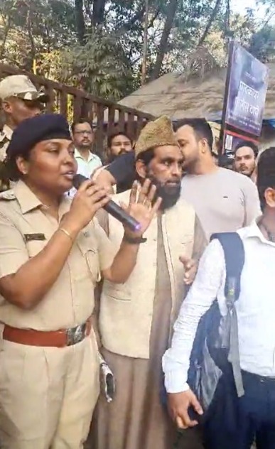 Ghatkopar Police Stn Mufti Salman Azhari