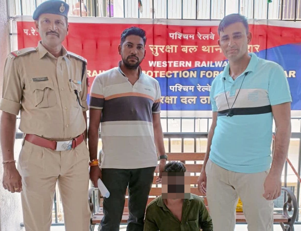 Local Train Me Passenger Ka Saaman Churane Wale 5 Chor Arrested By Andheri, Borivali Virar RPF