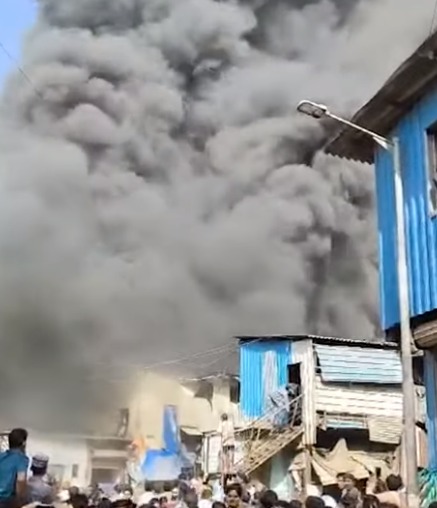Fire in Oshiwara Badokhar compound