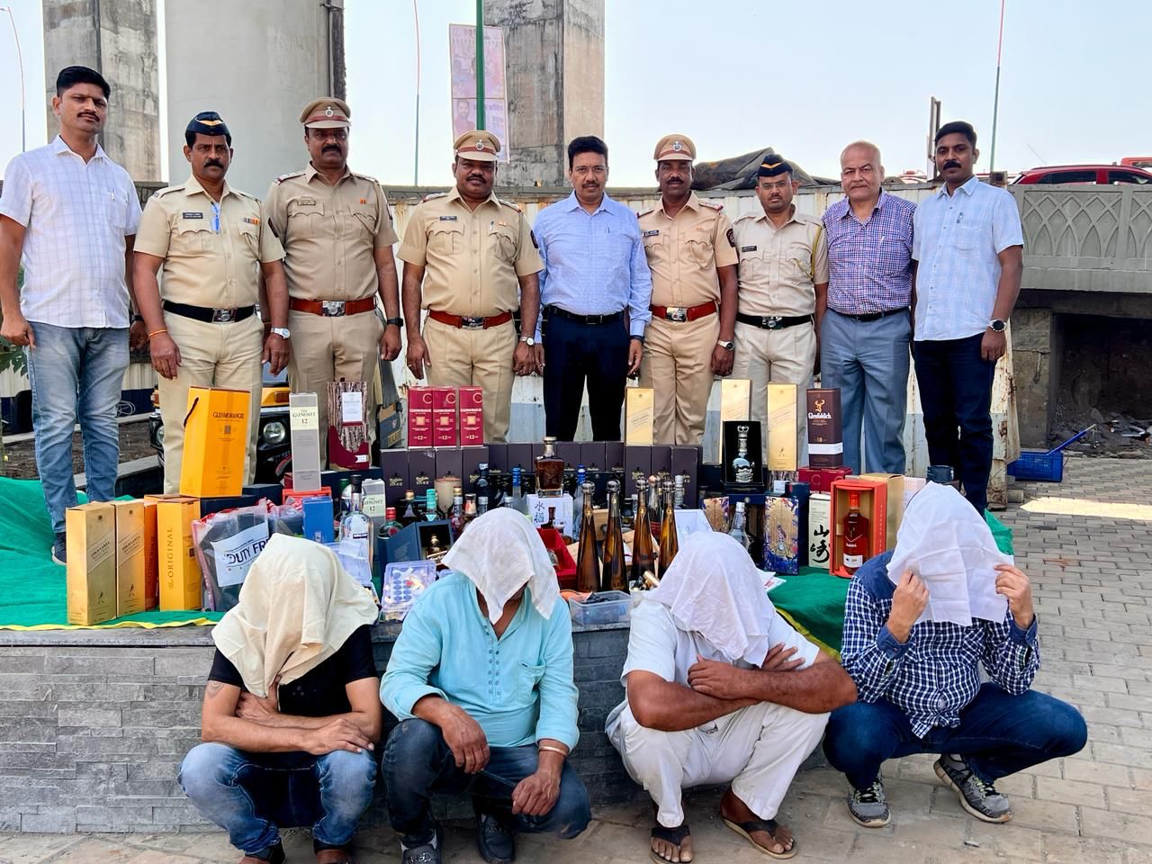 Naqli foreign Daru value Rs.27,73 Lakh ki sieze kiya Juhu, Malad, Mira Road se State Excise Mumbai Unit ne 4 arrested