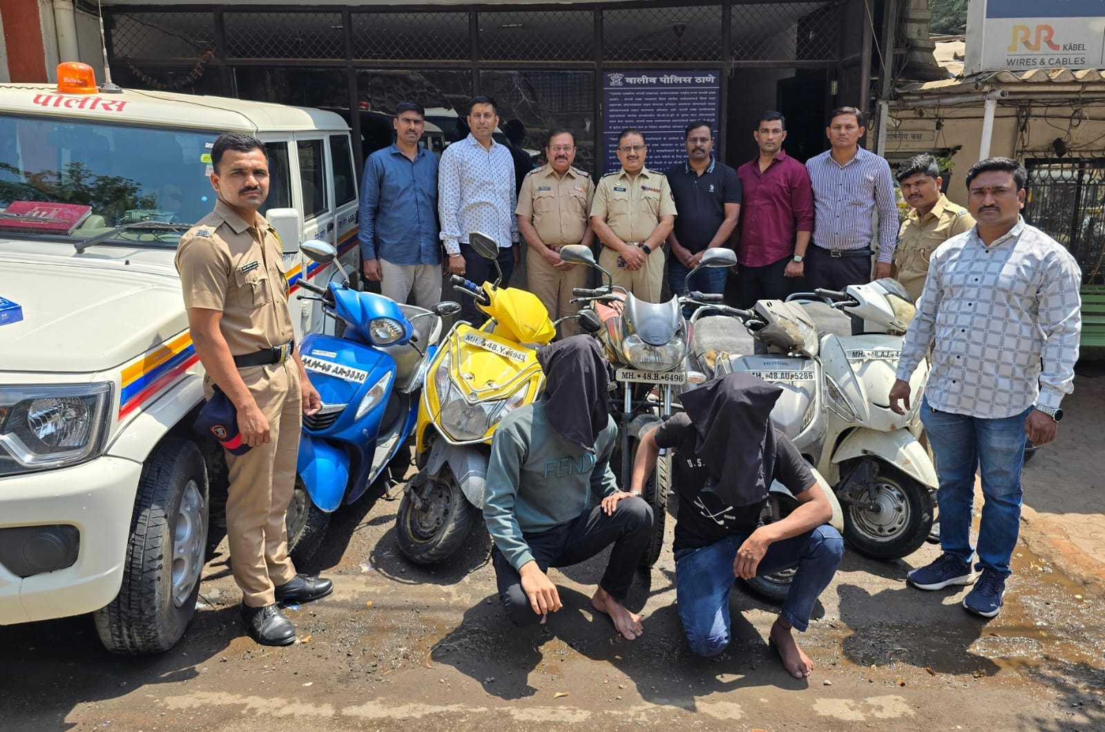 Bike aur Auto Rickshaw churane wale 3 shatir arrested by MBVV Waliv Police Detection team, 6 Gaadi baramad hui