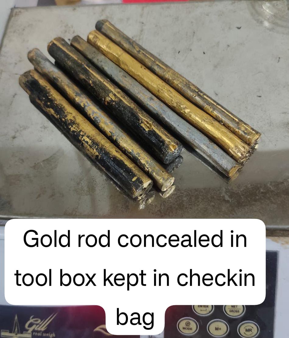 Sandals Me Gold Smuggling Sahit 8 Cases Me 3.02 Kg Gold Seize, Value 1.76 Cr By Mumbai Airport Customs On 17-20 March