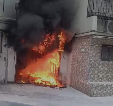 Fire in Girnar Galaxy Apartment Building at Malad West, 8 Log Injured hue