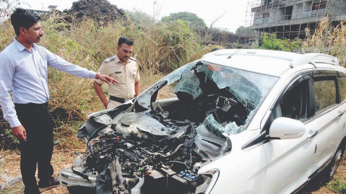 Mumbai Pune Expressway Panvel Me Mumbai Police Officer Ki Car Accident Me Death Hui