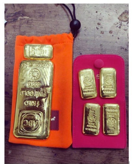 Noodle Packets Me Diamonds Smuggling Value Rs 2 Crore Ke Sath 4.44 Crore Ka Gold Baramad 13 Cases Me At Mumbai Airport By Customs