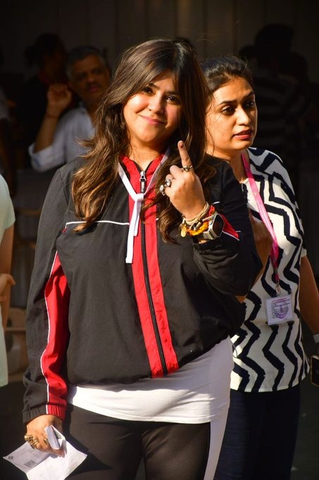Actor Jeetendra And Daughter Ekta Kapoor Cast Their vote In Mumbai