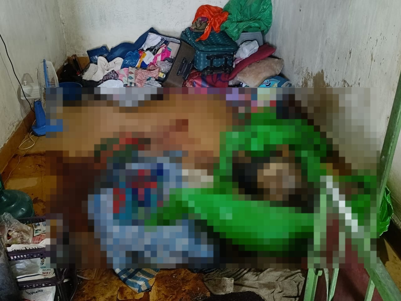 Ghar Me Mahila Ki Dead Body Decomposed Halat Me Mili Plastic Me Lapeti Hui, At Goregaon East, Husband Lapata Hai
