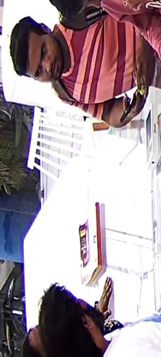 IPhone 15 Pro Max Chori Kiya, Mobile Shop Se At Malwani Malad West, CCTV Me Chori Hui Qaid