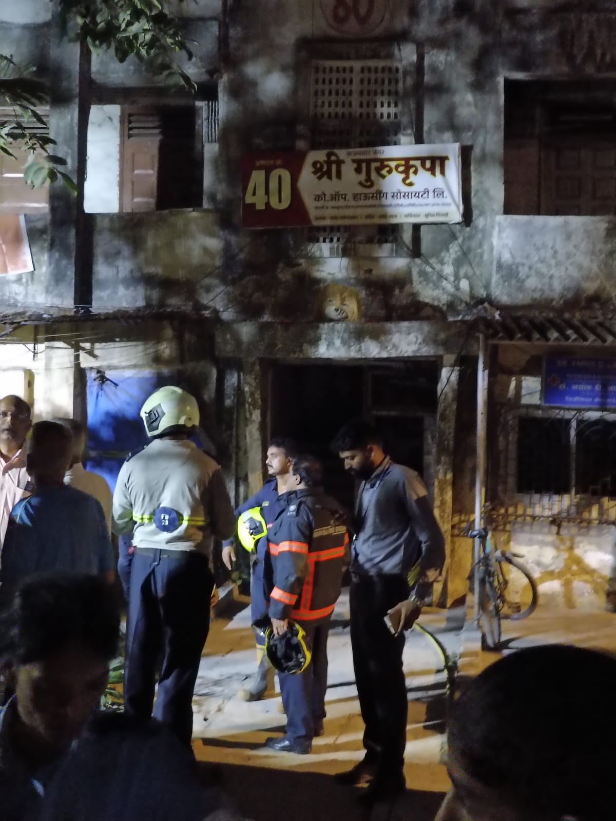 Building Slab Collapse at Kannamvar Nagar, Vikhroli East, 2 Senior Citizen ki death hui