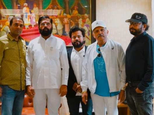 Humare 12 Movie team ne CM Eknath Shinde se mulaqat kiya aur Police prorection dene support karne ka shukriya ada kiya