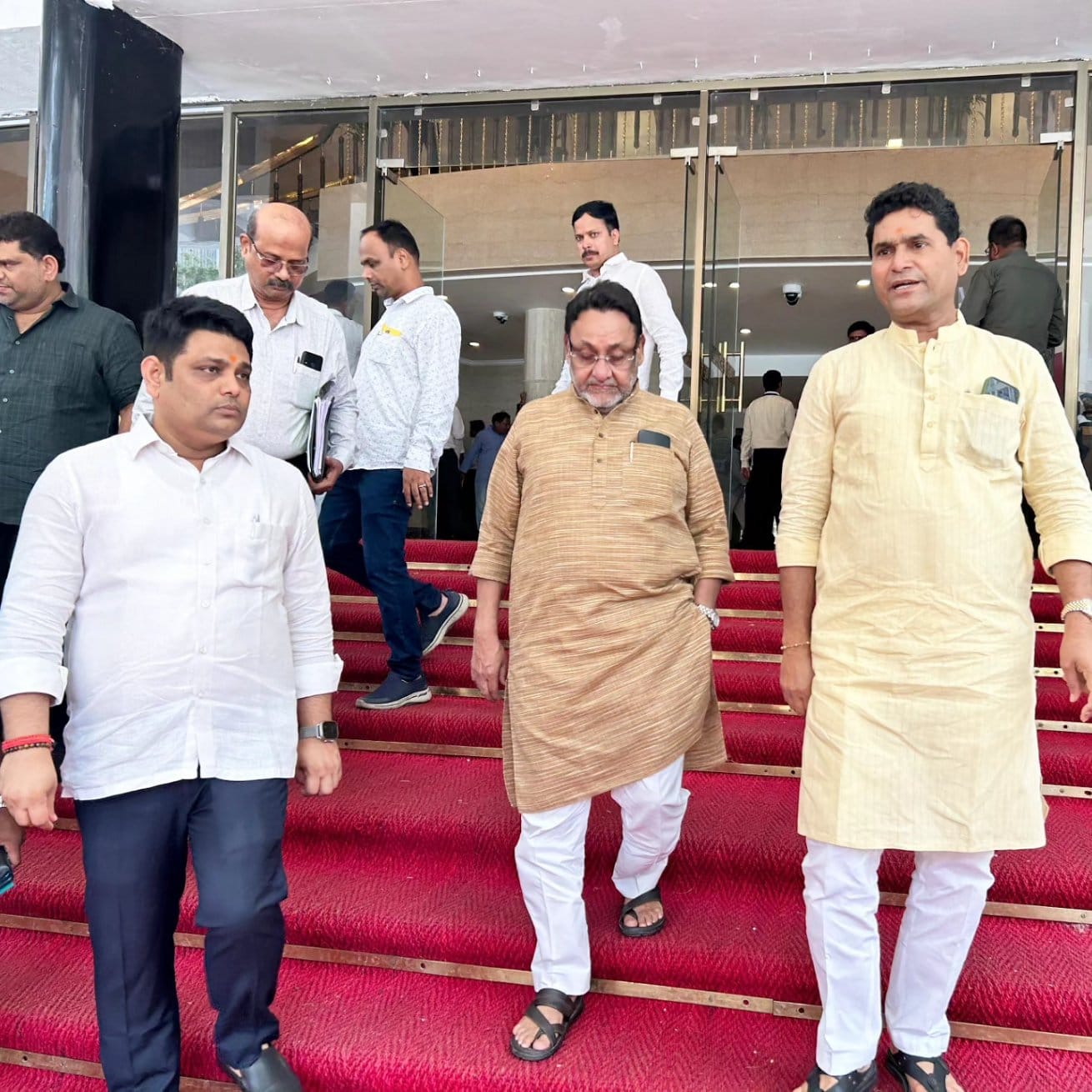 MLA Nawab Malik Ki Assembly Me Entry, MLC Election Me Kise Karenge Support, BJP Leader Khamosh