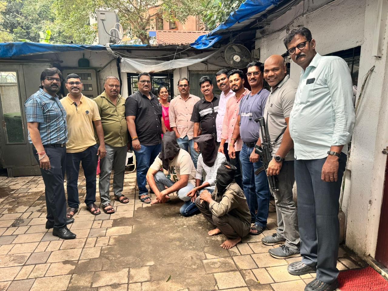 8 Modern Pistol, 138 Zinda Kartoos Ke Sath 3 Arrested By Mumbai Police Crime Branch Unit 9 Senior Pi Daya Nayak