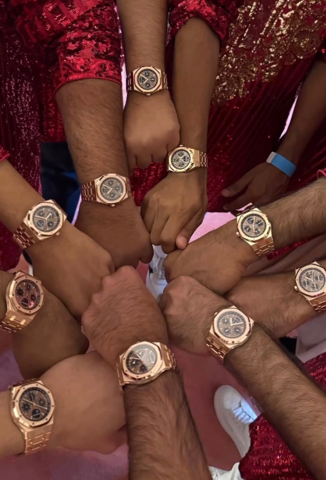 Anant Ambani Ki Shadi Me Rs 2 Crore Ki Watch Gift Me Di Gayi Kuch Filmy Kalakaron Ko