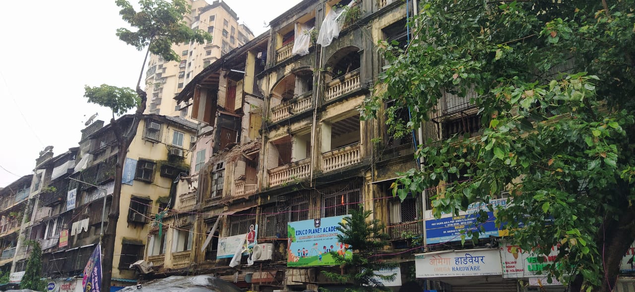 Part Of Bldg Collapses At Grant Road