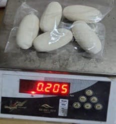 Cocaine Drugs Worth Rs 4.83 Crore Body Me Chhupakar Laa Rahi Kenyan Mahila Ko Arrest Kiya Mumbai Airport Se Customs Officials Ne