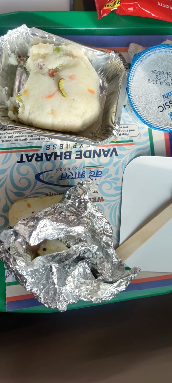Nashta Me Keeda Mila – Vande Bharat Express Train Me, Bhopal To Hazrat Nizamuddin Route Par