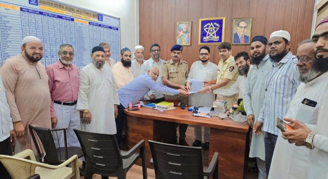 Bhandup Police ne Ramgiri Maharaj ke khilaf Prophet Muhammad (PBUH) ko insult karne par Zero FIR register ki