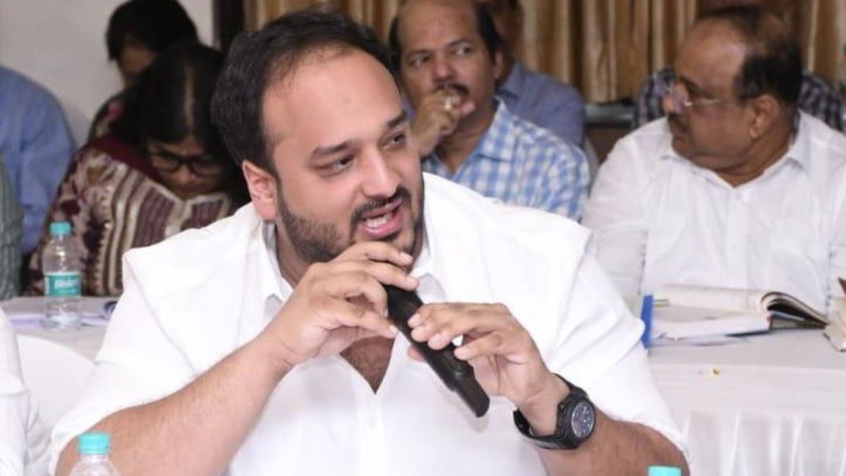 Zeeshan Siddiqui Bharat Ko Todne Par Tule Hue Logon Ke Bahkave Me Na Aayen – Salah Diya Varsha Gaikwad Ne