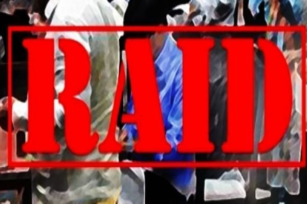 Bar raid – Hotel Ram Bhavan at Andheri, 7 Girls rescued, 13 Logon par karwai by Mumbai police SS branch