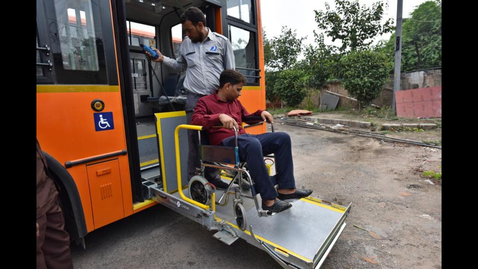 Handicapped, Disable Voters Ko Polling Station Tak Lejane Ke Liye BEST Bus Service Di Jayegi, Mumbai Me 600 Buses Hai Tyaar