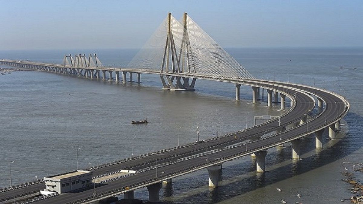 Bandra Worli Sea Link Se Govandi Ke Rehne Wale App Based Taxi Driver Ne Jump Kiya, Dead Body Tairte Hue Mili