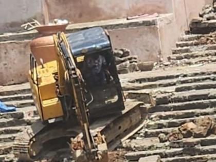 Banganga Tank Ke Heritage Steps Damage Karne Walon Ke Khilaf FIR Darj At Walkeshwar South Mumbai